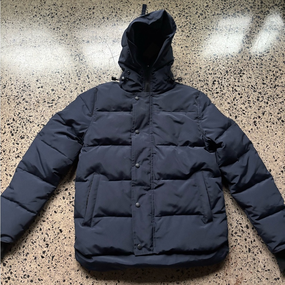 Canada goose Macmillan parka size M NEW